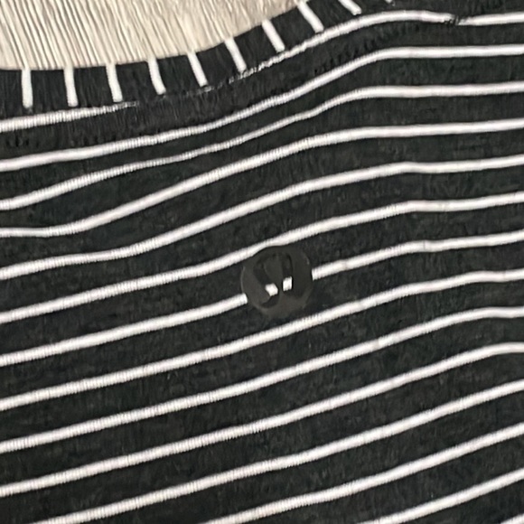 Lululemon Love Tee V-neck - Picture 4 of 4